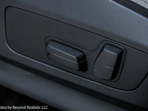 Used 2025 BMW X1 xDrive28i w/ Premium Package image 32