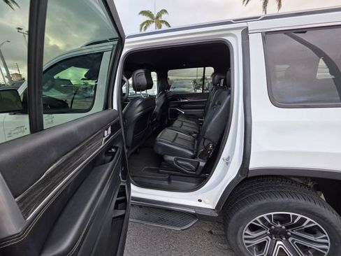 Used 2022 Jeep Wagoneer Series III image 10