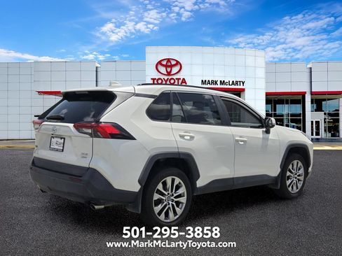 Used 2021 Toyota RAV4 XLE Premium AWD/4WD image 5