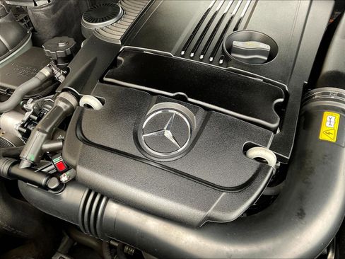 Used 2013 Mercedes-Benz C 250 Sedan image 30