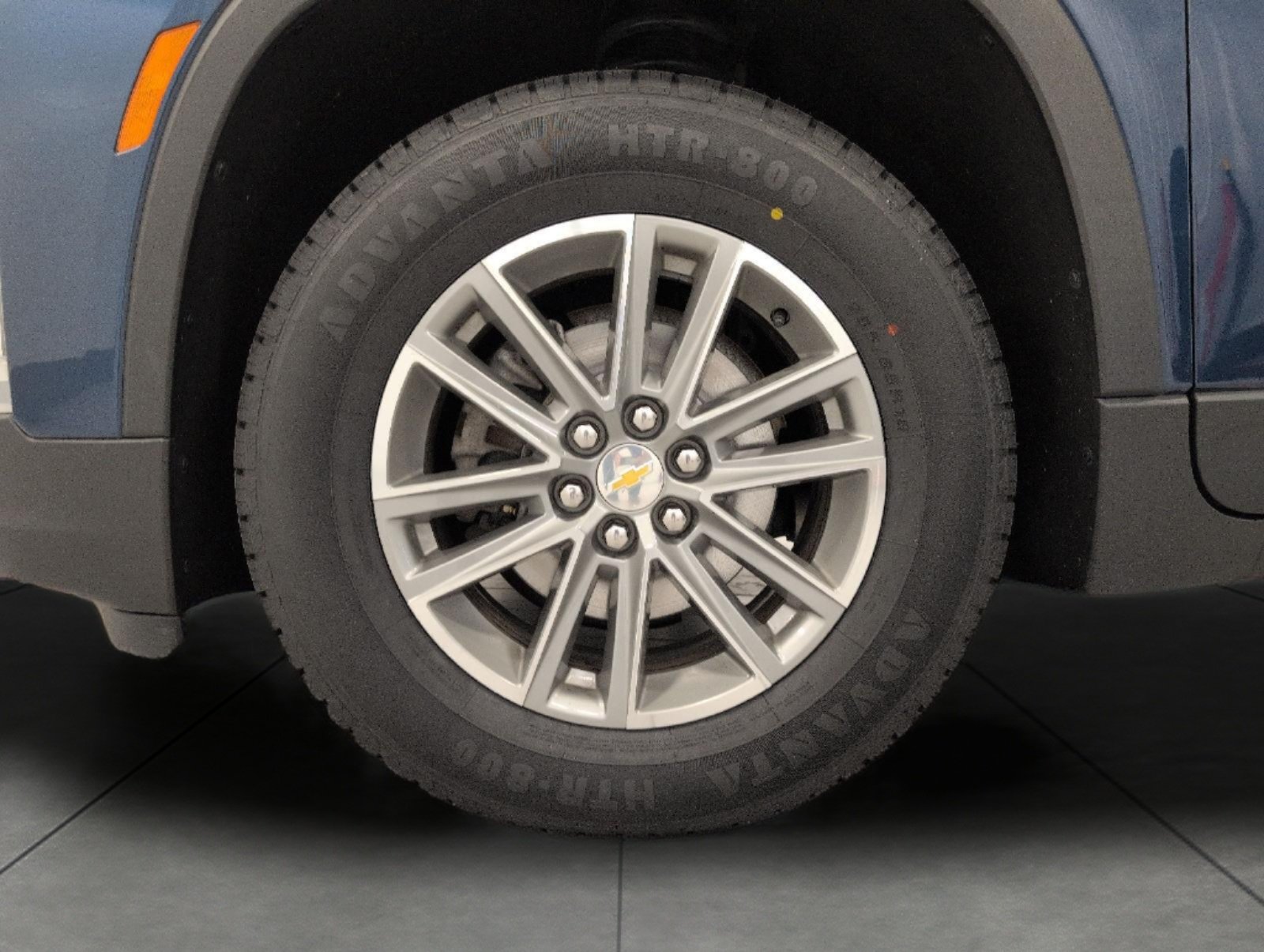 Used 2023 Chevrolet Traverse LT w/ LPO, Floor Liner Package AWD/4WD image 3