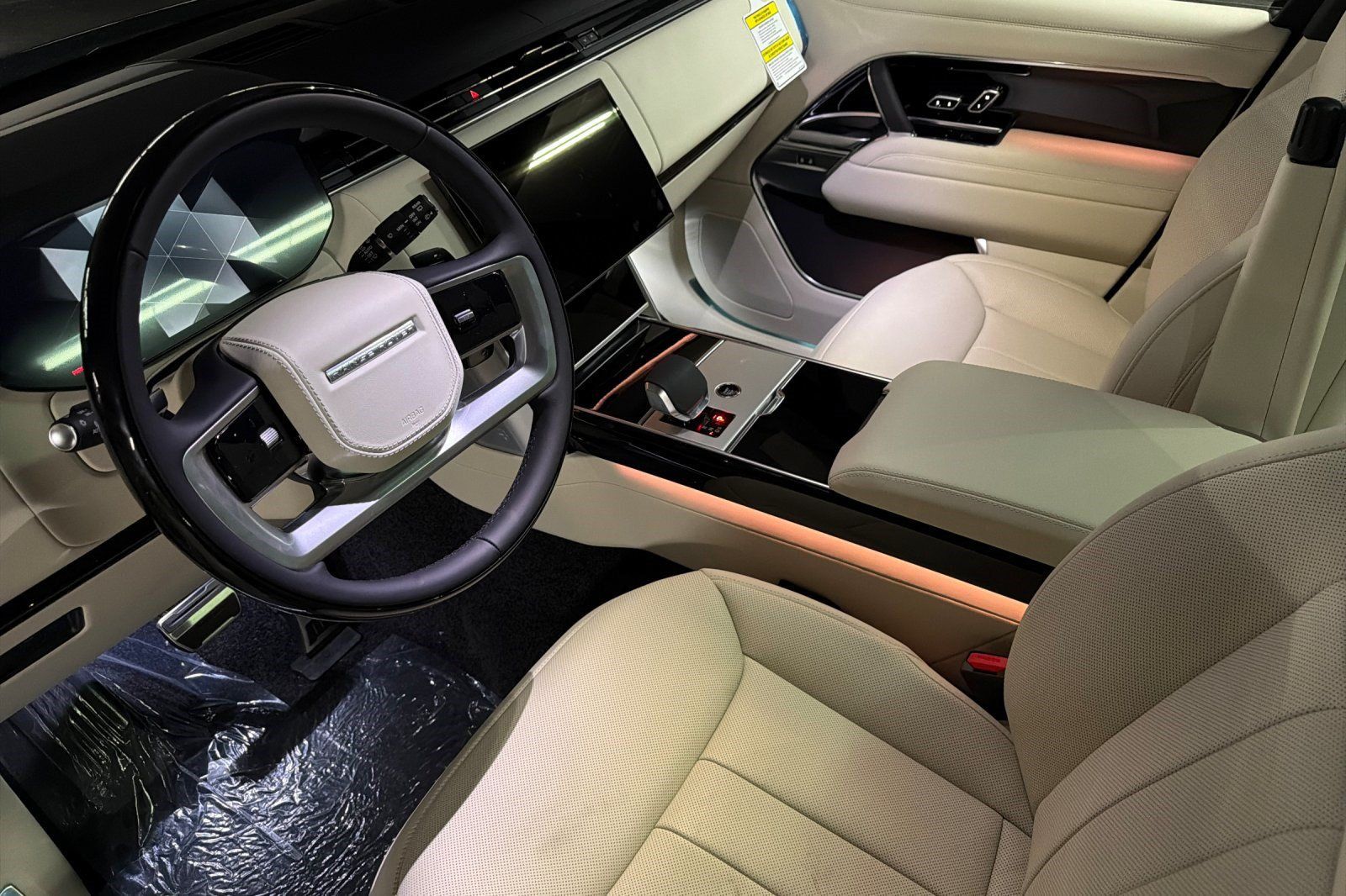 New 2026 Land Rover Range Rover SE AWD/4WD image 4