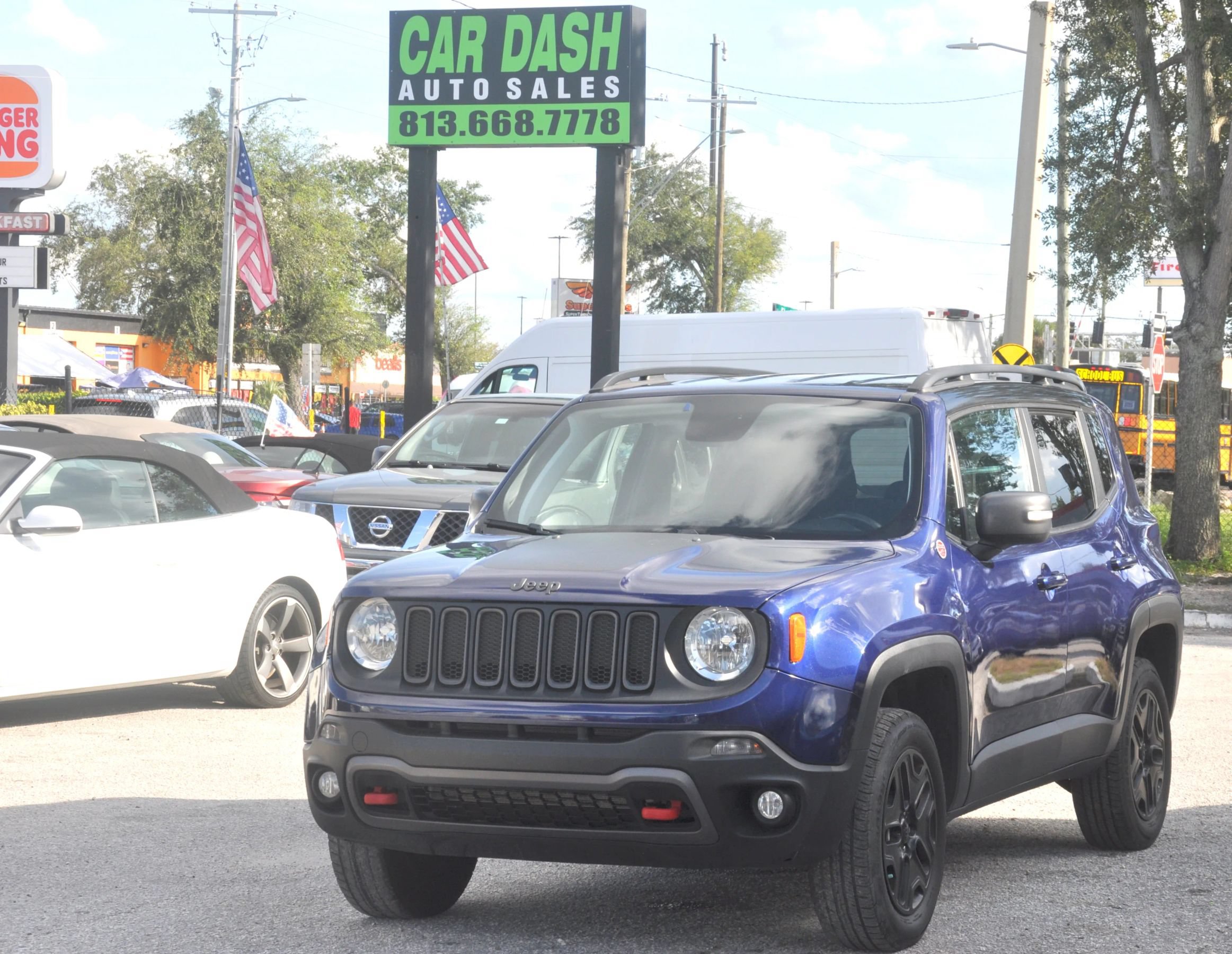Used 2018 Jeep Renegade Trailhawk w/ Popular Equipment Group AWD/4WD image 3