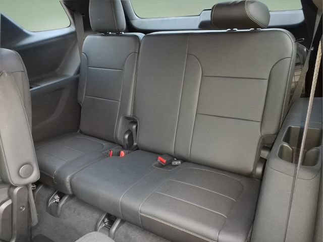 Used 2023 Chevrolet Traverse Premier AWD/4WD image 14