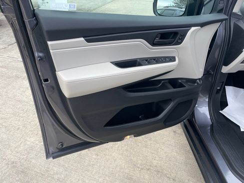 Certified 2026 Honda Odyssey EX-L image 32