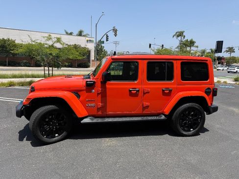 Used 2023 Jeep Wrangler Unlimited Sahara AWD/4WD image 8