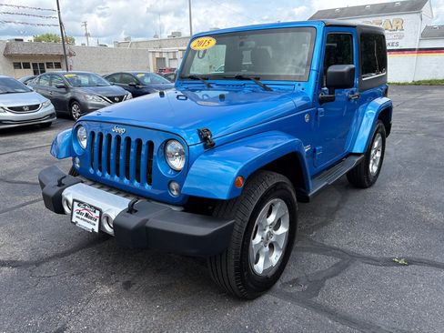 Used 2015 Jeep Wrangler Sahara w/ Connectivity Group AWD/4WD image 6