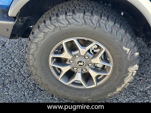 Used 2024 Ford Bronco Badlands image 11