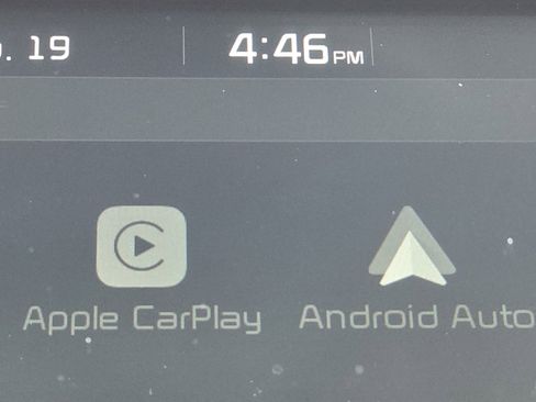 Used 2017 Kia Sedona LX w/ LX Essentials Premium Package image 3