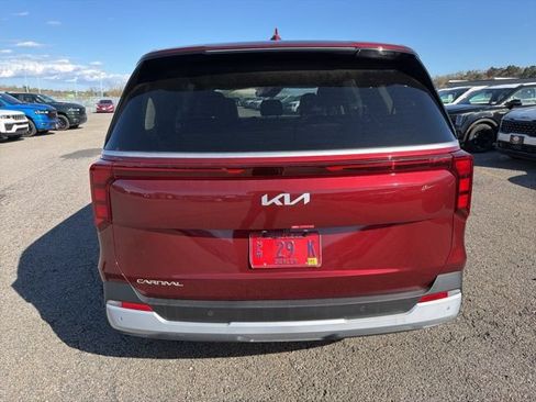 New 2026 Kia Carnival FWD image 4