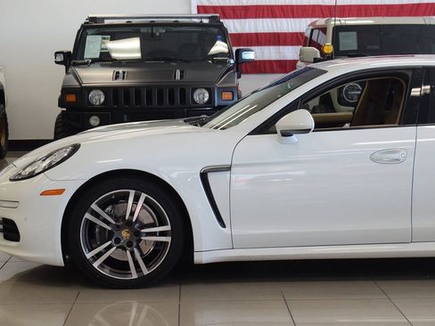 Used 2016 Porsche Panamera AWD/4WD image 19