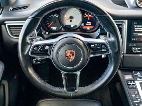 Used 2017 Porsche Macan S image 20