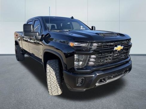 Used 2025 Chevrolet Silverado 2500 W/T image 5