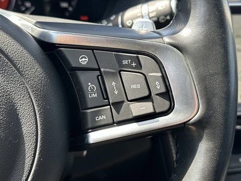 Used 2018 Jaguar F-PACE R-Sport AWD/4WD image 24