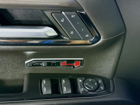 Used 2022 GMC Sierra 1500 AT4 w/ AT4 Preferred Package image 22