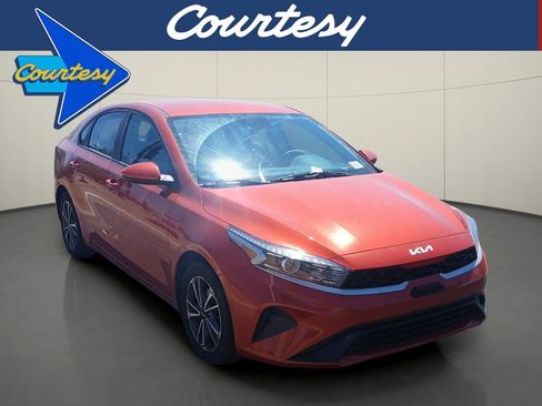 Used 2022 Kia Forte LXS FWD image 1