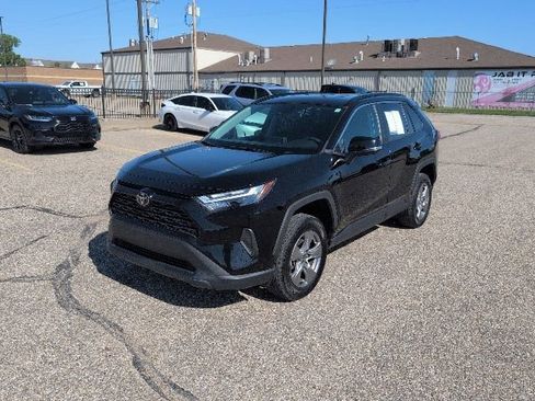 Used 2024 Toyota RAV4 XLE AWD/4WD image 14