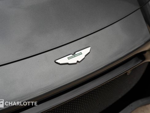 Used 2021 Aston Martin V8 Vantage Roadster image 3