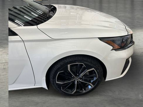 Used 2023 Nissan Altima 2.5 SR w/ SR Premium Package AWD/4WD image 24