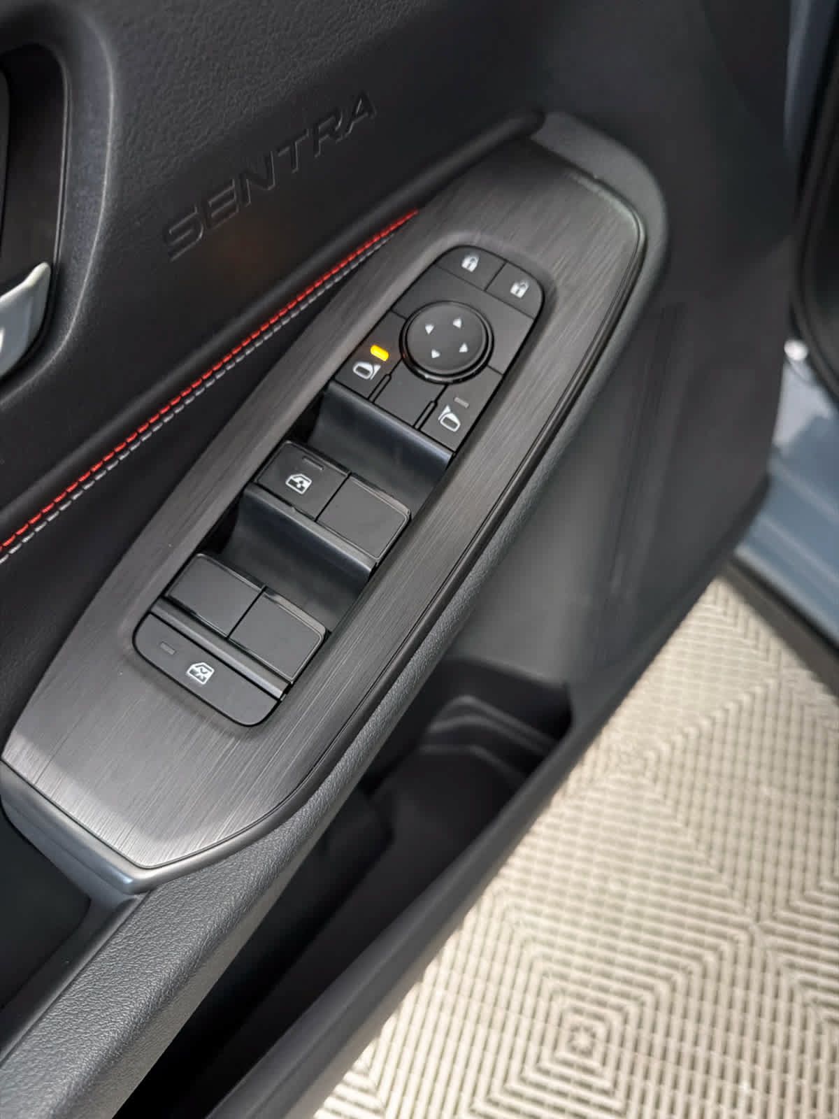 New 2027 Nissan Sentra SR w/ Floor Mat Package FWD image 23