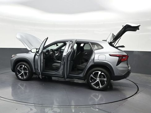 Used 2024 Chevrolet Trax RS FWD image 39