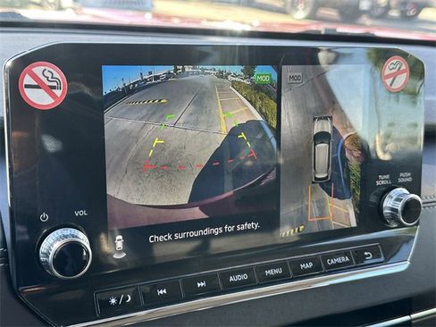 Used 2024 Mitsubishi Outlander SE image 16