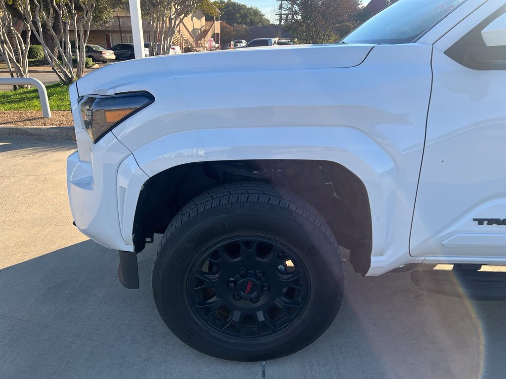 Used 2024 Toyota Tacoma SR5 AWD/4WD image 2