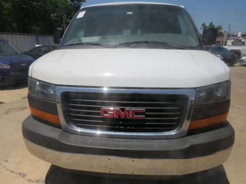 Used 2015 GMC Savana 2500 image 2
