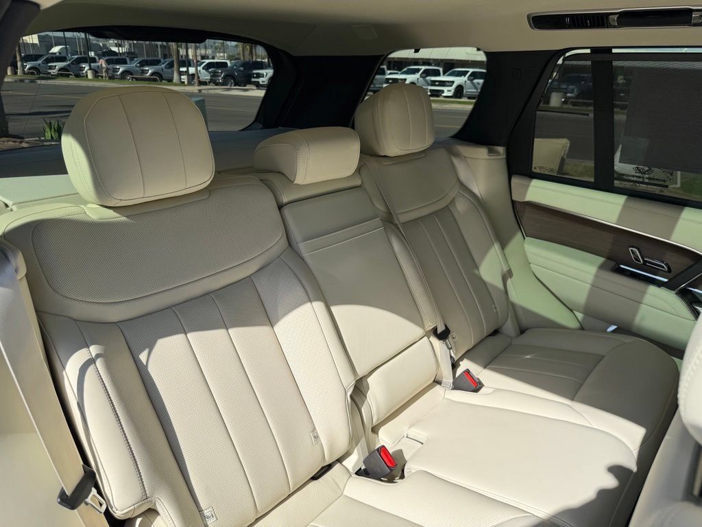 New 2026 Land Rover Range Rover SE AWD/4WD image 8