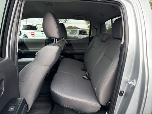 Used 2022 Toyota Tacoma SR image 23
