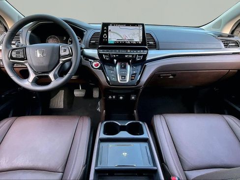 Used 2025 Honda Odyssey Touring image 8