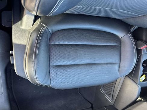 Used 2020 Ford Escape Titanium image 16