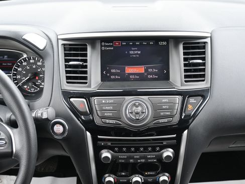 Used 2020 Nissan Pathfinder S image 19