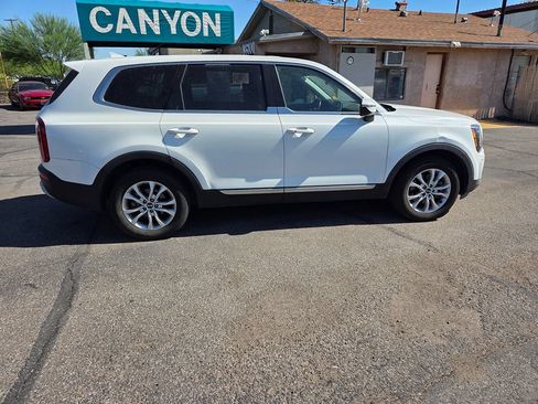 Used 2020 Kia Telluride LX FWD image 3