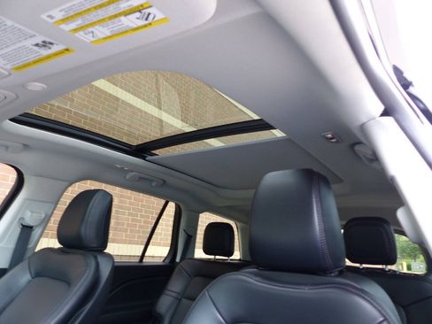 Used 2025 Lincoln Aviator AWD image 33