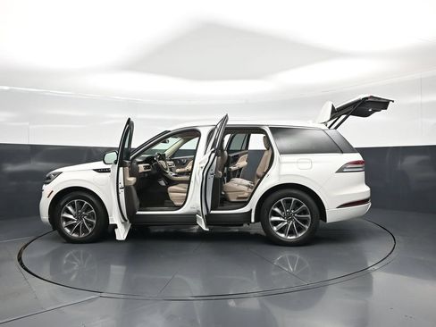 Used 2020 Lincoln Aviator Grand Touring w/ Elements Package Plus AWD/4WD image 34