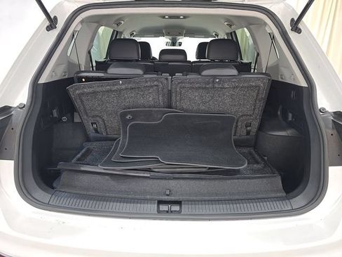 Used 2023 Volkswagen Tiguan SE FWD image 16