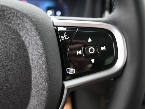 New 2026 Volvo XC60 B5 Plus w/ Protection Package Premier AWD/4WD image 19