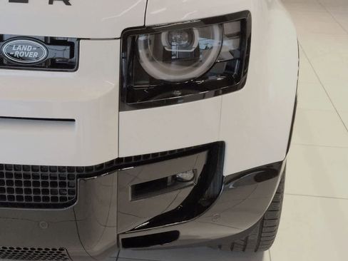 New 2026 Land Rover Defender 110 X-Dynamic SE AWD/4WD image 11