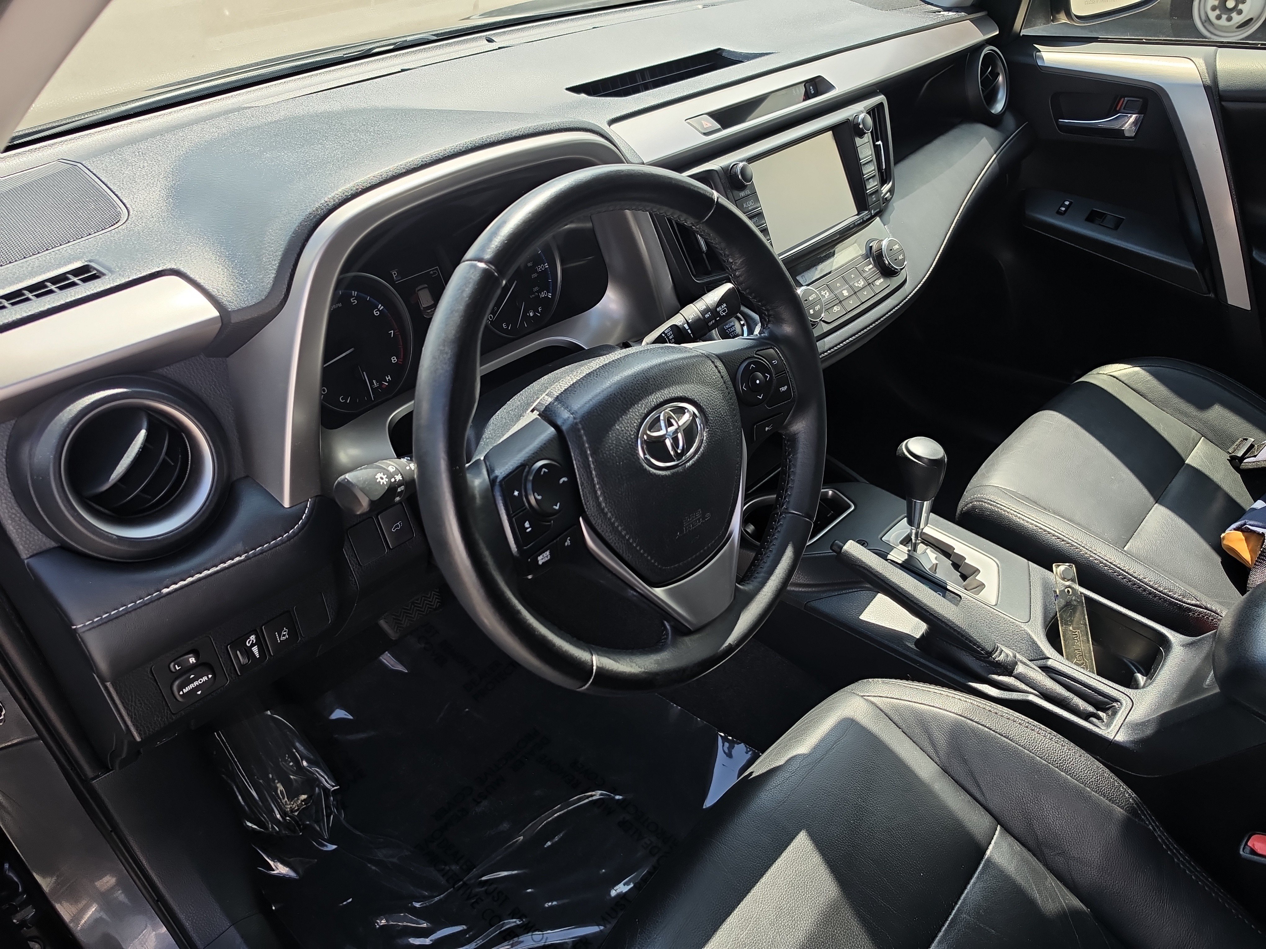 Used 2017 Toyota RAV4 XLE FWD image 7