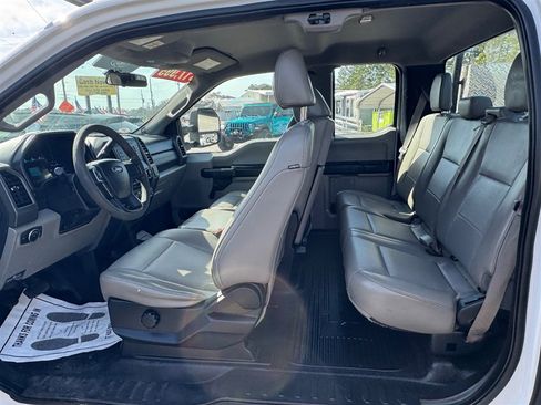 Used 2017 Ford F250 XL w/ Power Equipment Group image 10