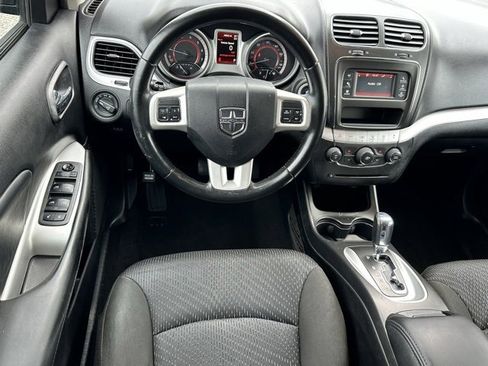 Used 2019 Dodge Journey SE w/ Premium Group image 8