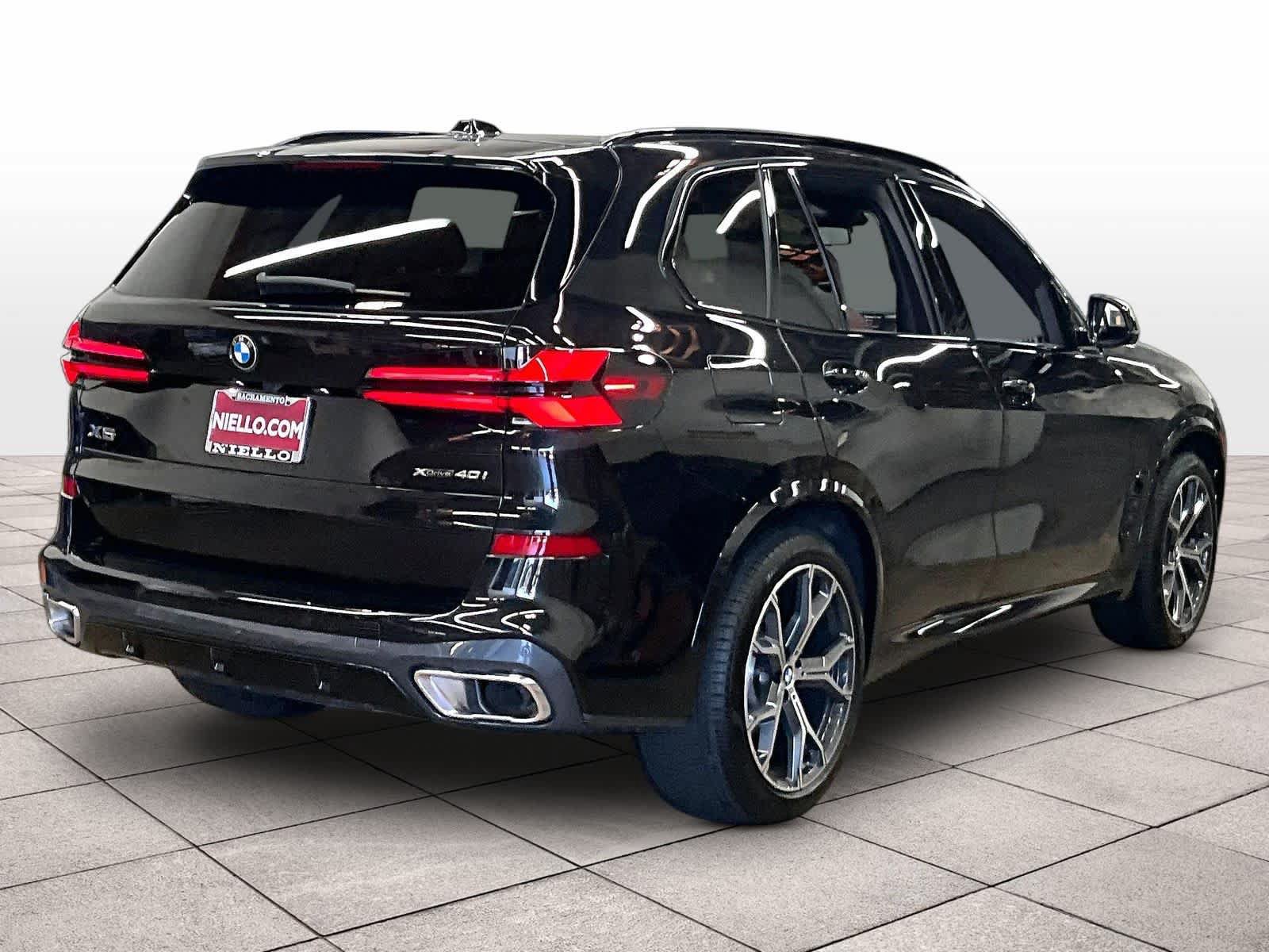 Used 2026 BMW X5 xDrive40i AWD/4WD image 16
