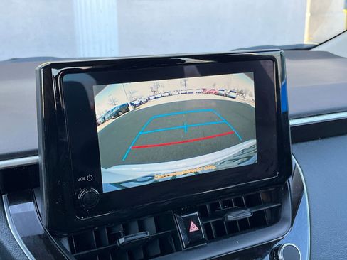 Used 2025 Toyota Corolla LE image 21