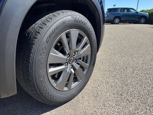 Used 2025 Nissan Pathfinder SV FWD image 33