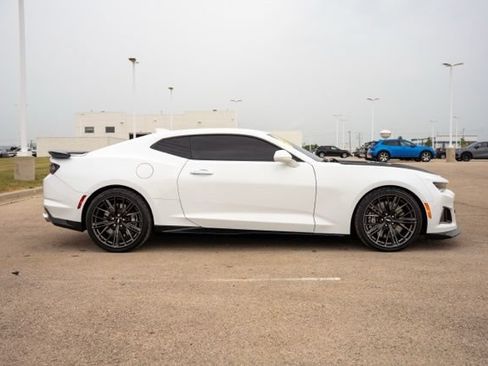 Used 2019 Chevrolet Camaro ZL1 RWD image 6