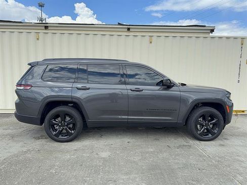 Used 2026 Jeep Grand Cherokee L Limited w/ Limited Altitude Package AWD/4WD image 2