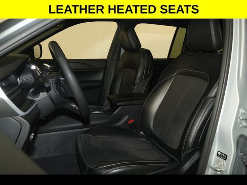 Used 2024 Jeep Grand Cherokee Altitude AWD/4WD image 4