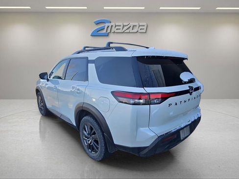 Used 2023 Nissan Pathfinder SV image 12