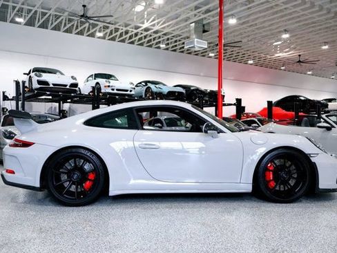 Used 2018 Porsche 911 GT3 w/ Sport Chrono Package RWD image 11